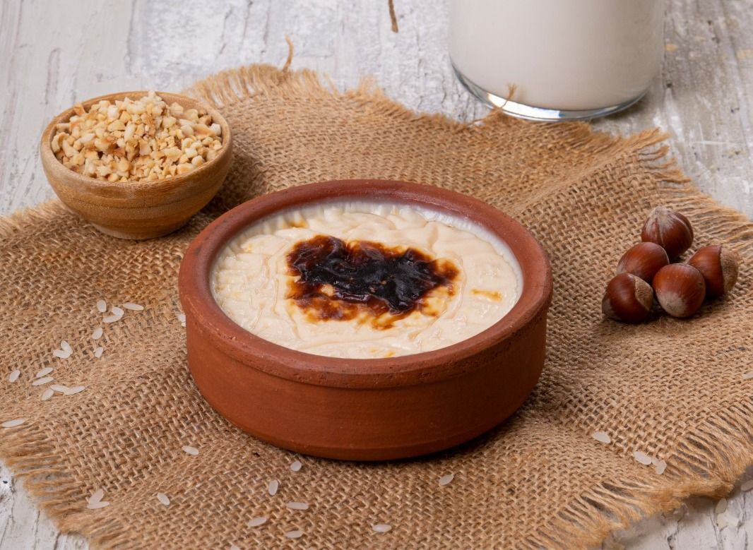 Güveçte Hamsiköy Sütlacı