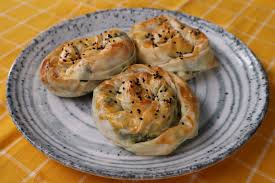 Ispanaklı Gül Böreği (El Yapımı)