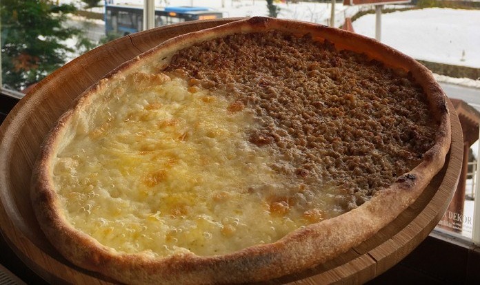 KIYMALI PEYNİRLİ PİDE