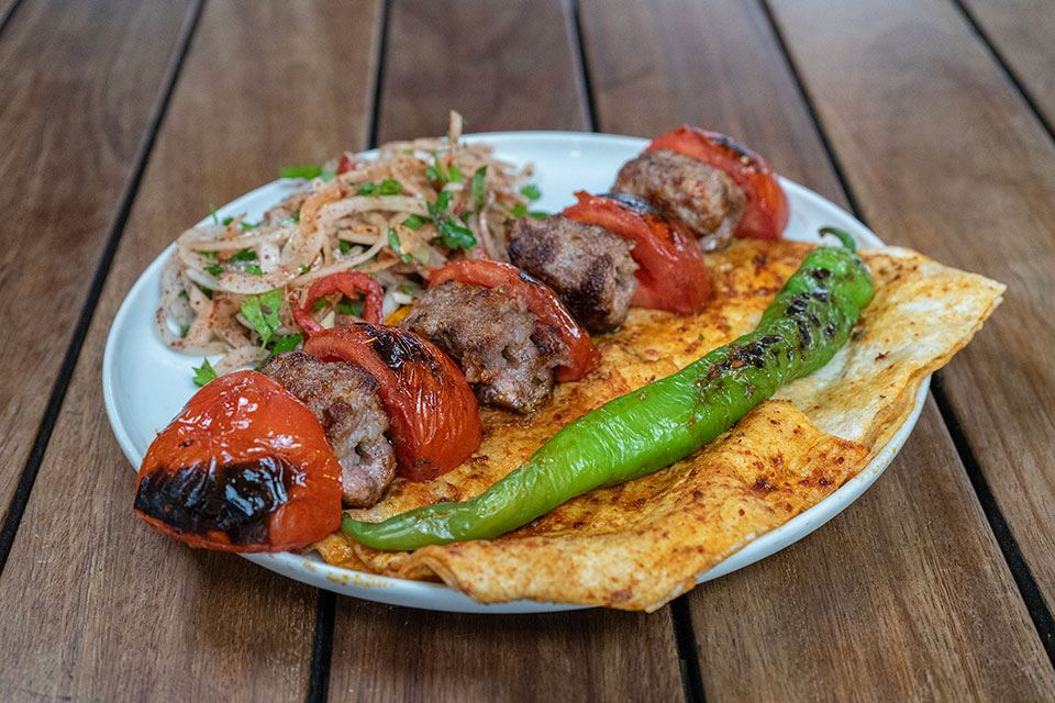 Domatesli Kebab