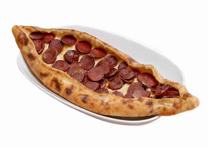 Sucuklu pide