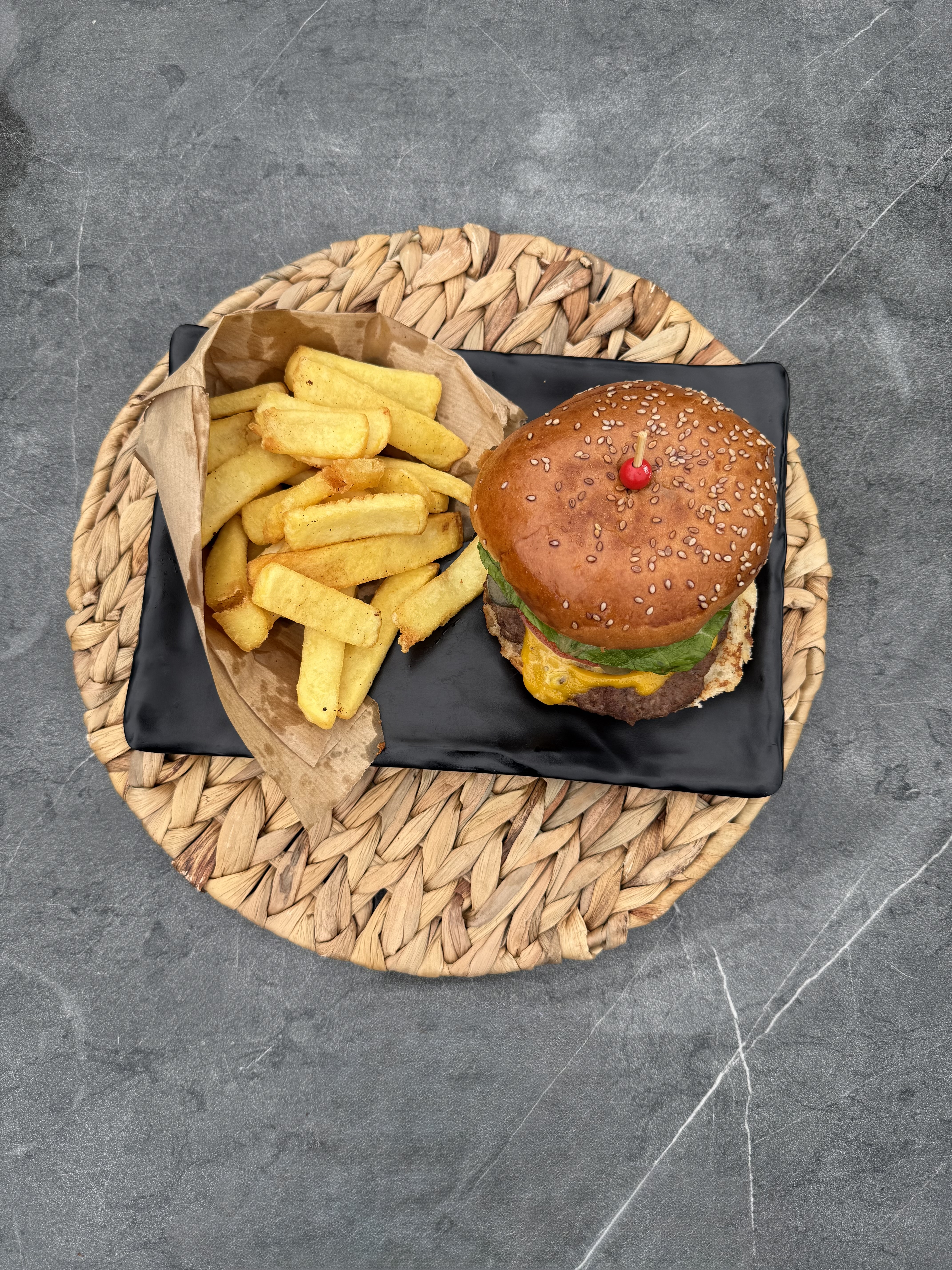CHEESEBURGER